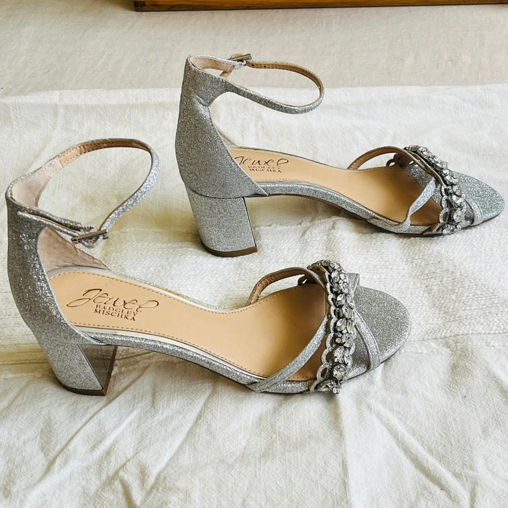 Jewel Badgley Mischka Giona Silver Glitter Block Heel Evening Sandals Size 5 US